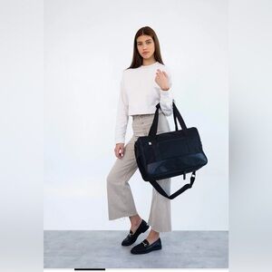 Beis - The Hanging Duffle 
in Black